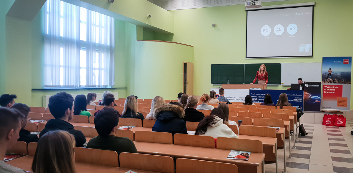 ACCA DAY - uczestnicy wydarzenia w auli 18KB