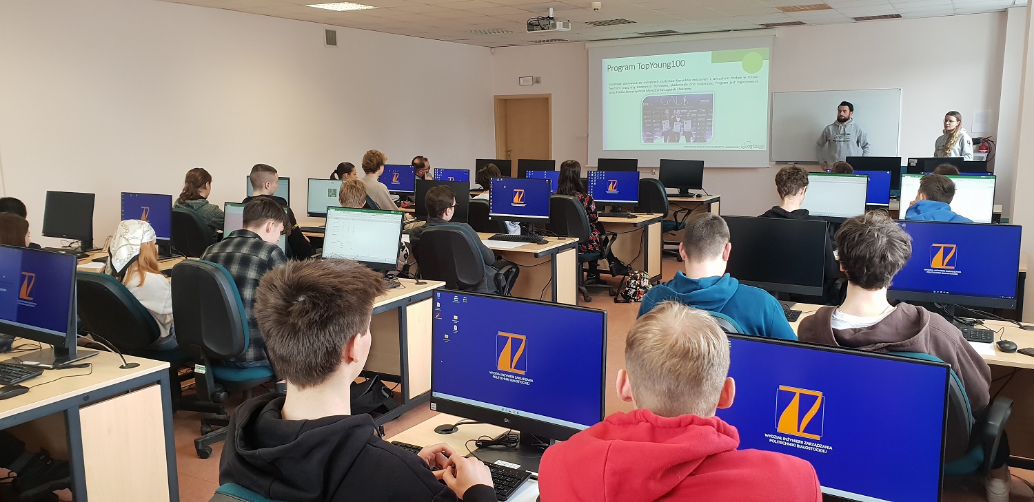 Uczniowie z Akademickiego Liceum Ogólnokształcącego PB na WIZ