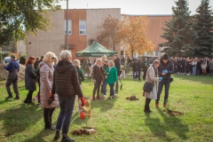 2024-10-21 Zielony Ślad WIZ - sadzenie drzew na Kampusie Wydziału Inżynierii Zarządzania - Moja Zielona Politechnika foto: Piotr Iwanicki HR Team