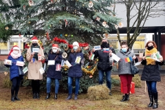 Ubieranie choinki PB przez władze i pracowników WIZ