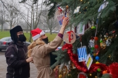 Ubieranie choinki PB przez władze i pracowników WIZ