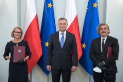 Prof. Joanna Ejdys i prof. Jarosław Perszko z Prezydentem RP Andrzejem Dudą