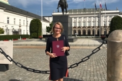 Prof. Joanna Ejdys odebrała nominację profesorską z rąk Prezydenta Rzeczypospolitej Polskiej Andrzeja Dudy