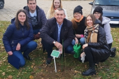 Nowe drzewa na kampusie WIZ. Akcja Parcela dla Zielonego Przyjaciela. Fot. TT