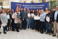 Studenci-logistyki-drugiego-stopnia-nagrodzeni-przez-Multicco-Group-1