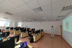 Studenci specjalności marketing internetowy w biznesie uczestniczyli w zajęciach z praktykiem z INFINITI GROUP