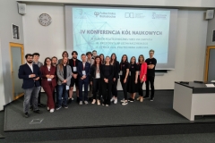 Studenci z Koła Naukowego Marketing 5.0 reprezentowali WIZ na IV Konferencji Kół Naukowych w ramach Politechnicznej Sieci Via Carpatia im. Prezydenta RP Lecha Kaczyńskiego