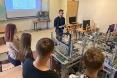 Uczniowie z VI LO na WIZ