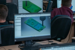 Wizyta uczniów z Zespołu Szkół nr 6 im. Karola Brzostowskiego w Suwałkach na WIZ PB fot. P. Krakowiecki KN Industry 4.0